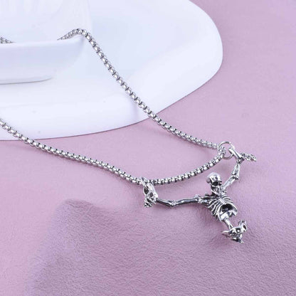 New Design European And American Halloween Punk Wind Crucifixion Skull Head Necklace Fashion Retro Accessories