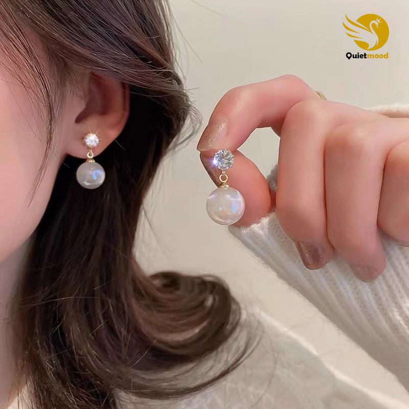 New Sparkling Pearl Female Earrings Senior Light Luxury Temperament Earrings Simple Diamonds Earrings Beautiful New Trend Temperament Silver Pin Earrings