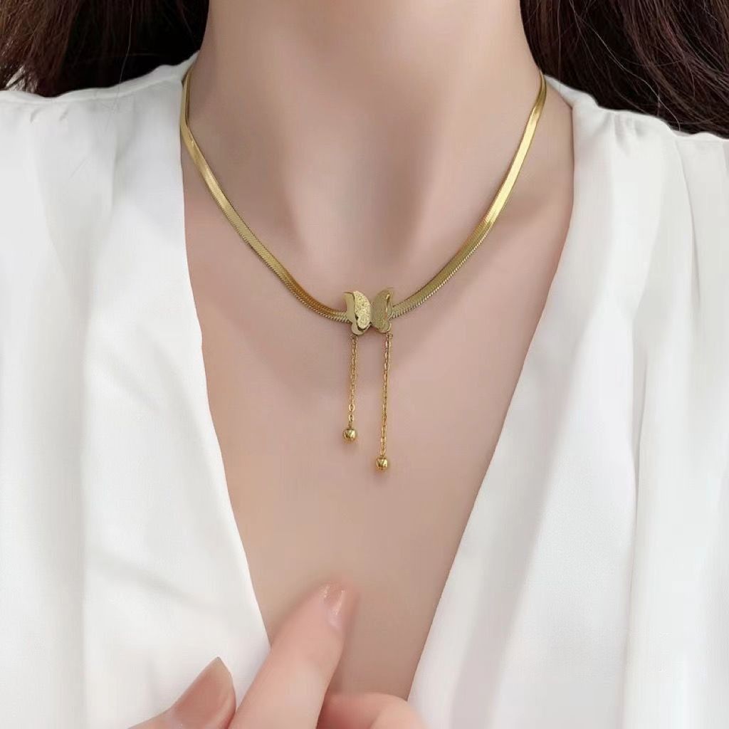 Amazon's new tassel butterfly necklace for women, 18K gold light luxury versatile fashion pendant, internet famous collarbone chain