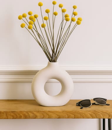 1pcs Small size Home decor donut durable circle flower Vase | add a luxurious touch to your interior setting, and at the same time, it is a zero-maintenance.