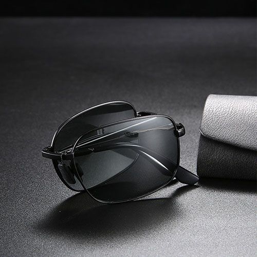 New Men Polarized Folding Sunglasses Vintage Male Outdoor Driving Cycling Sun Glasses Photochromic Eyewear