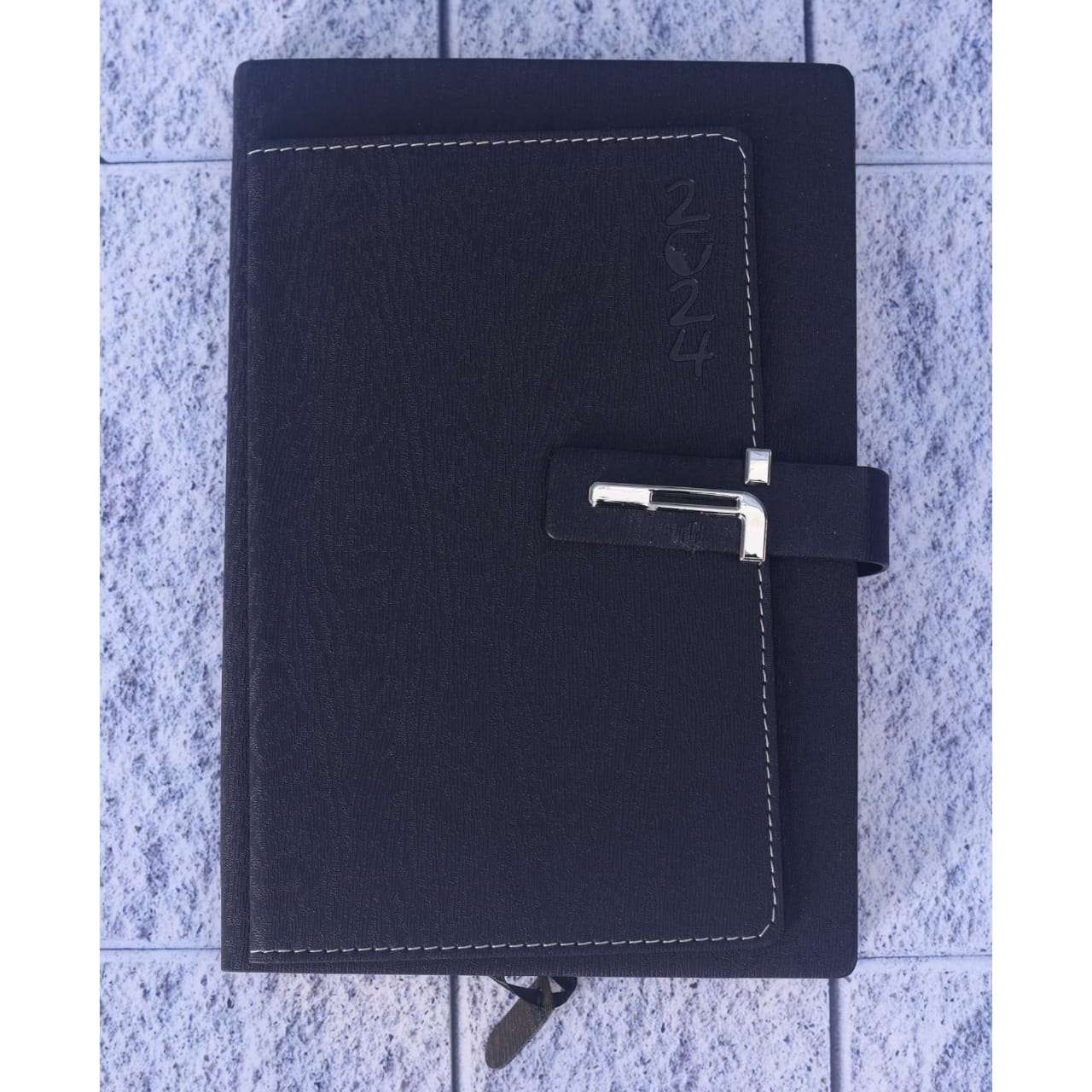 Romantic Gift for him 2024 Diary Page a Day