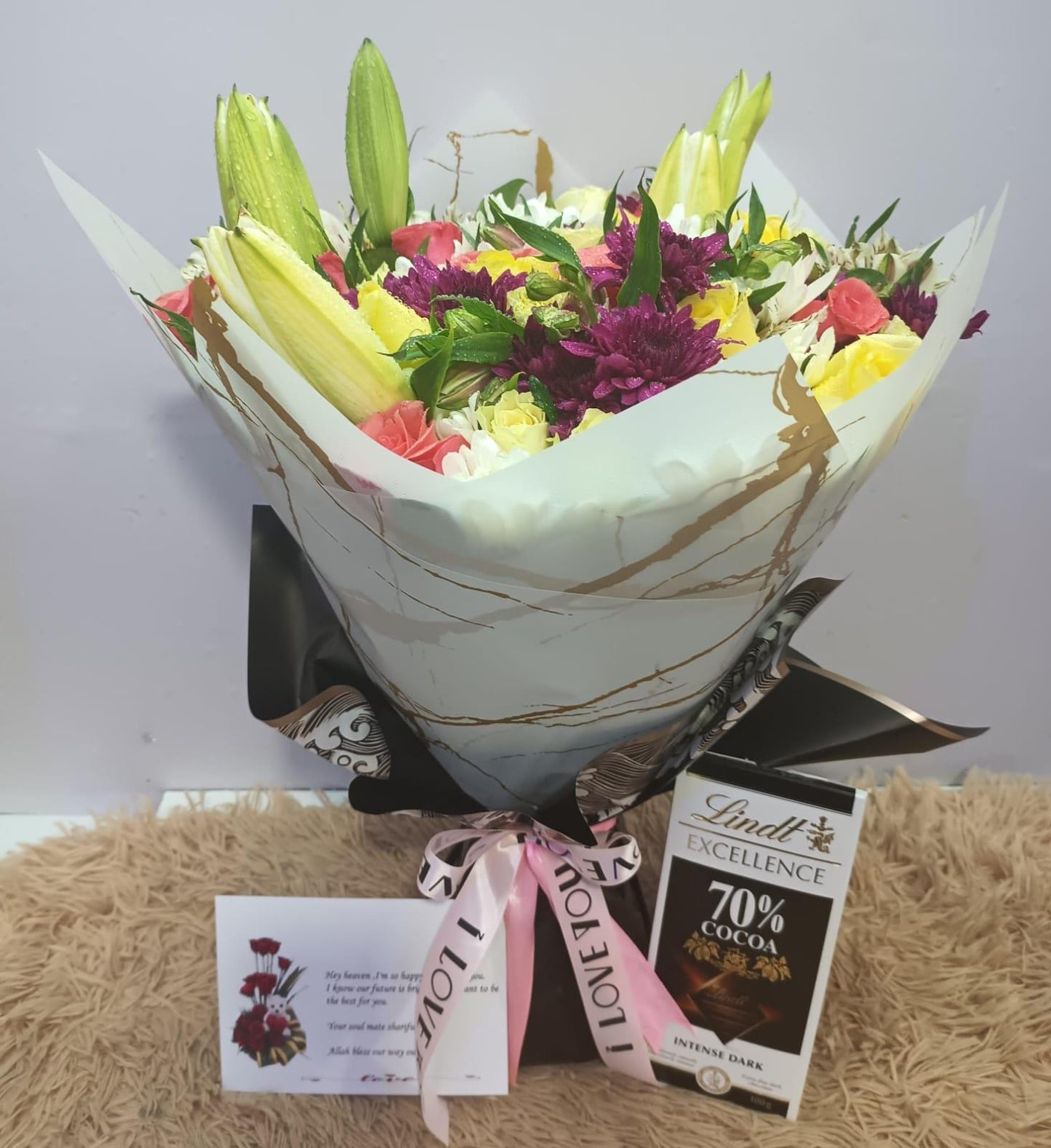 Royal bouquet and chocolate