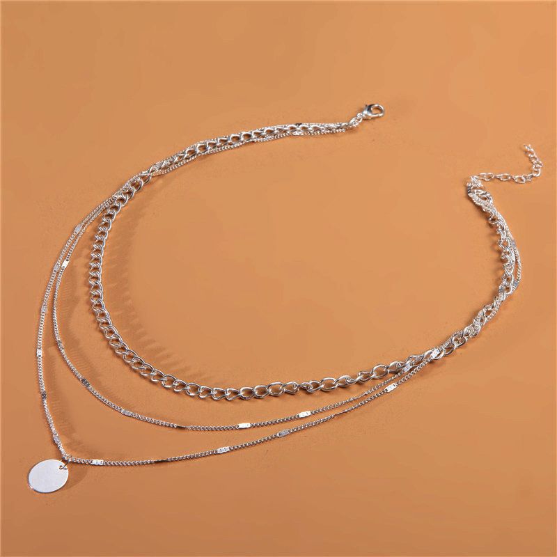 Multi layer necklaces, accessories, collarbone chains, short necklaces, pendants, sweater chains, suitable for both men and women. Multi layer necklaces have a layered feel