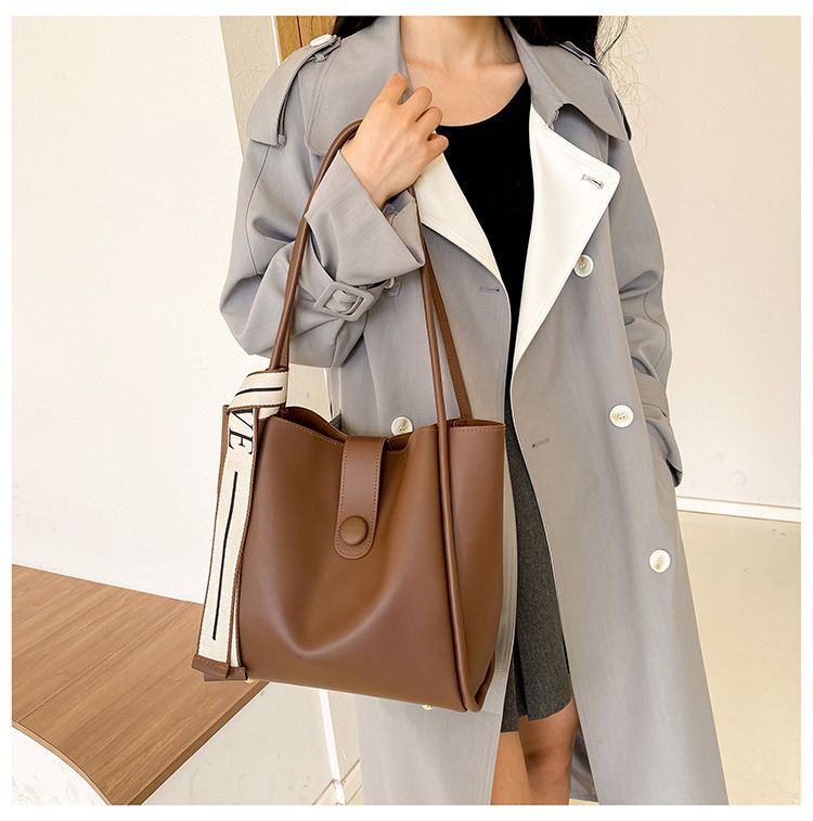 Fashion Large Capacity Leisure Women Handbags Niche Design Single Shoulder Bags New Texture Ribbon Decorated Handbags for Ladies