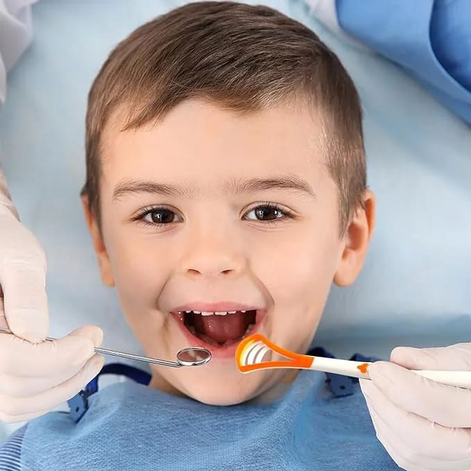 Tongue scraper, suitable for adults and children, provides healthy oral care, is easy to use, and helps combat bad breath. Travel portable cleaner Tongue coating cleaning brush