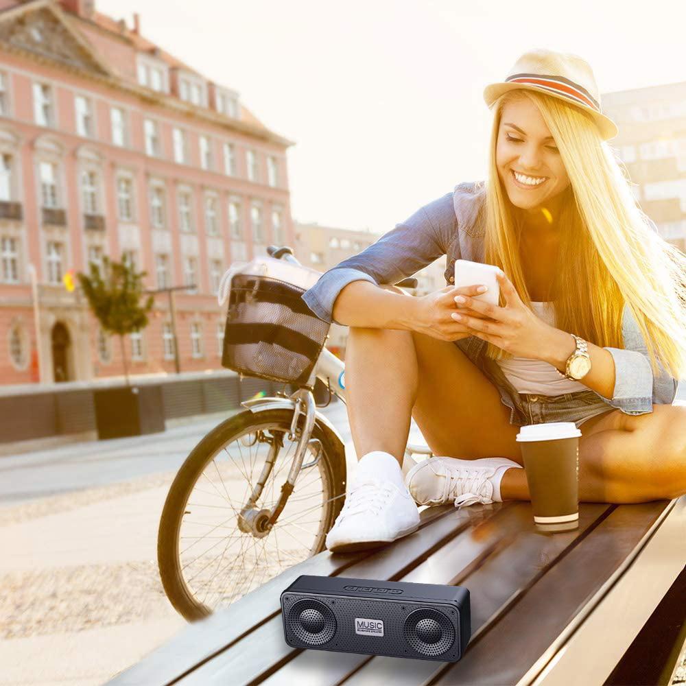 Portable Bluetooth Speaker TF Card FM Mode HD Sound Quality FM Music