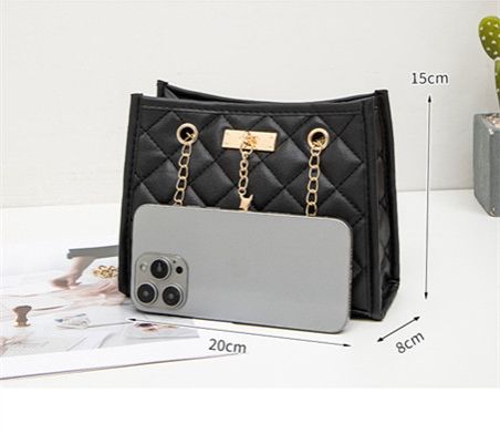 Deer pendant decorative chain crossbody bag Fashion casual new diamond lattice embroidered ladies single shoulder bucket bag