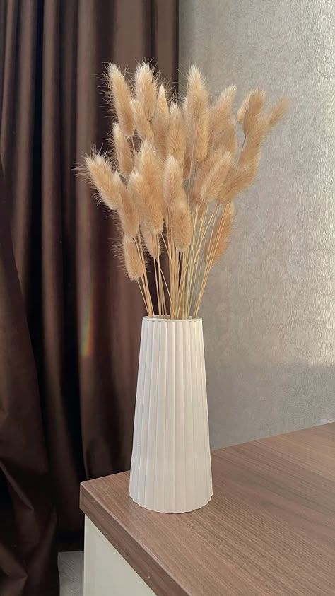 HOT DEAL ! 1 pc Home quality flower Vase as shown.A luxurious touch to your interior setting, and at the same time, it is a zero-maintenance.