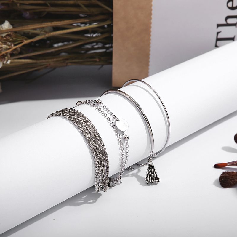 4-piece bracelet sets Simple silver glossy tassel bracelet, personalized multi-layer chain wafer