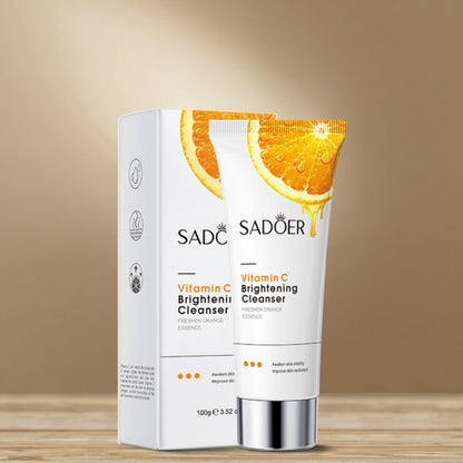 Sadoer Vitamin C Foaming Cleanser, Face Brightening Face Cleanser is Effective in Removing Make Up Residues, Deep Cleaning, Moisturizing, Skin Brightening and Fades Dark Spots
