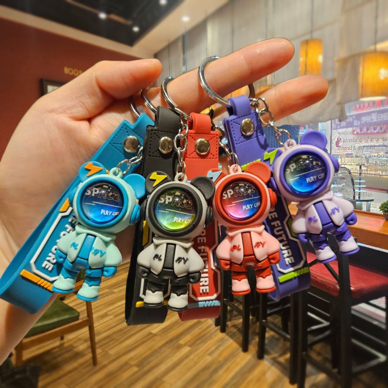 Trendy And Cool Space Man Bear Keychain Cartoon Cool Car Keychain Student School Bag Pendant Small Gift Keyrings
