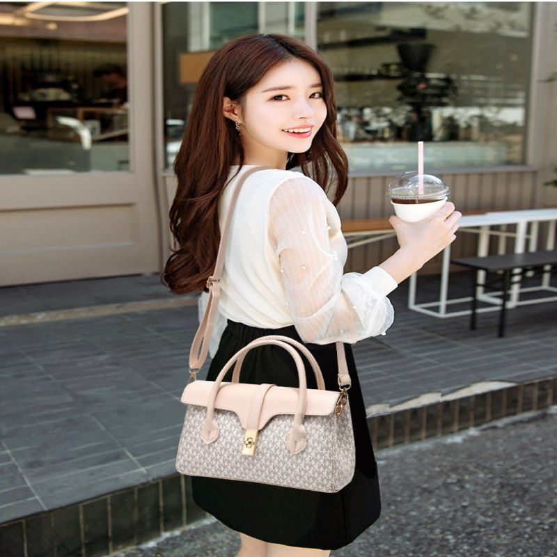 Mateamoda Classic Monogram Handbag Crossbody Bag Underarm Bag