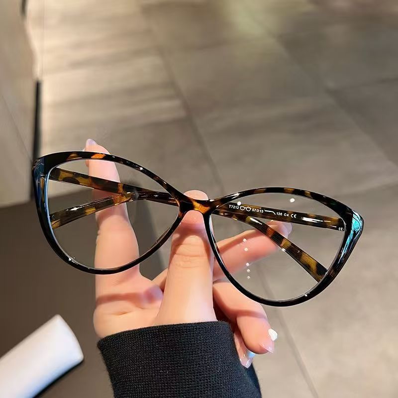 Women's Retro Cat Eye Anti Blue Light Glasses Anti Blue Light Gaming Glasses Computer Office Glasses Used For Daily Decorative Wear Or Eye Protection