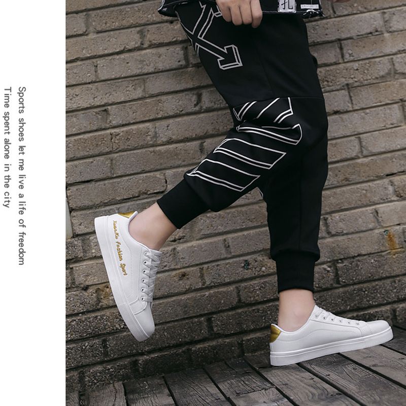 Men's casual PU artificial leather shoes Boys white sports shoes fashion running shoes driving shoes students single shoes athletic skateboarding shoes sneakers white + gold