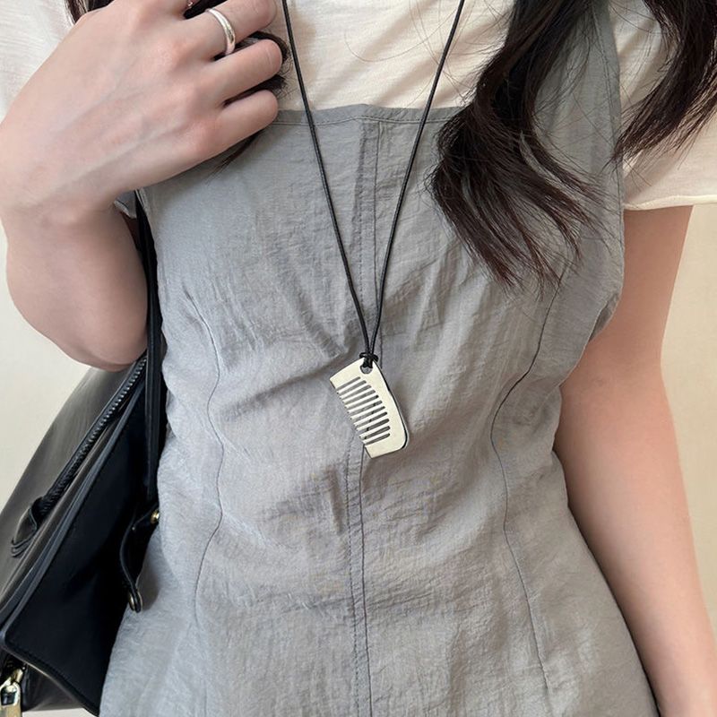 Sunflower Beautiful Silver Comb Necklace Hot Selling Female Niche Design Hip-Hop Long Sweater Chain Neck Accessories