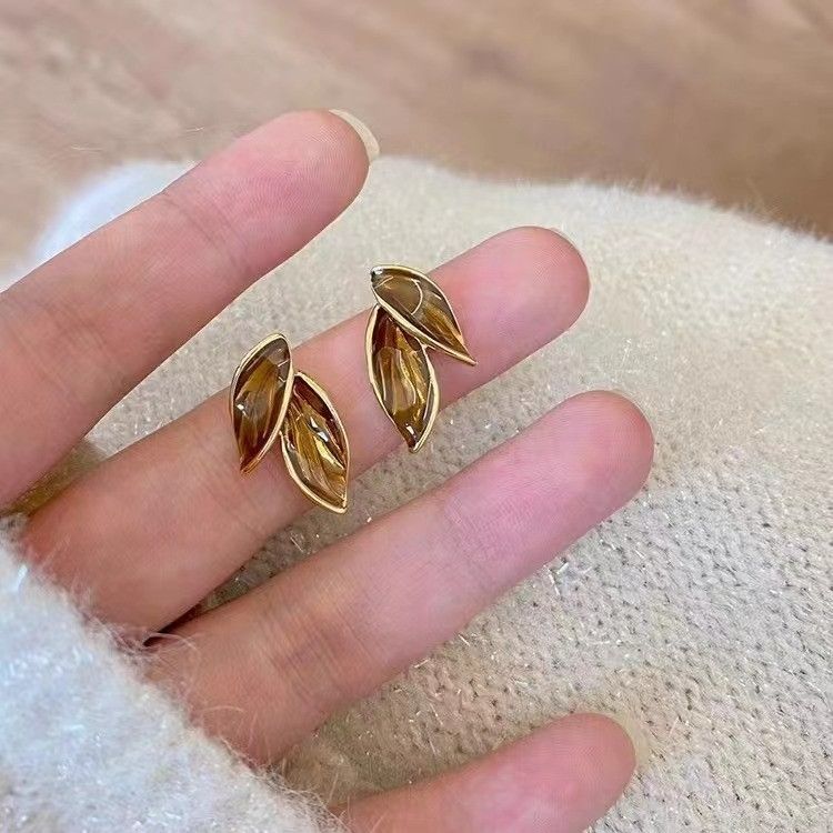 New Korean Arrival Metal Trendy Fresh Lovely Sweet Grey Leaf Stud Earrings for Women 2024 Fashion Jewelry Gifts