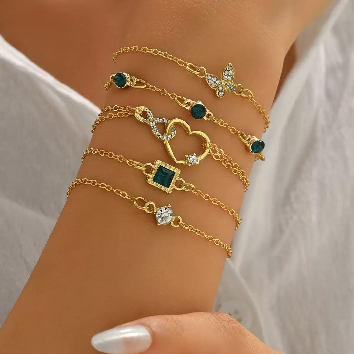 5PCS Women's Gold Bracelet 14K Gold Plated Exquisite Layered Chain Bracelet Adjustable Cute Bracelet Set Used For Daily Wear Or Exquisite Gifts