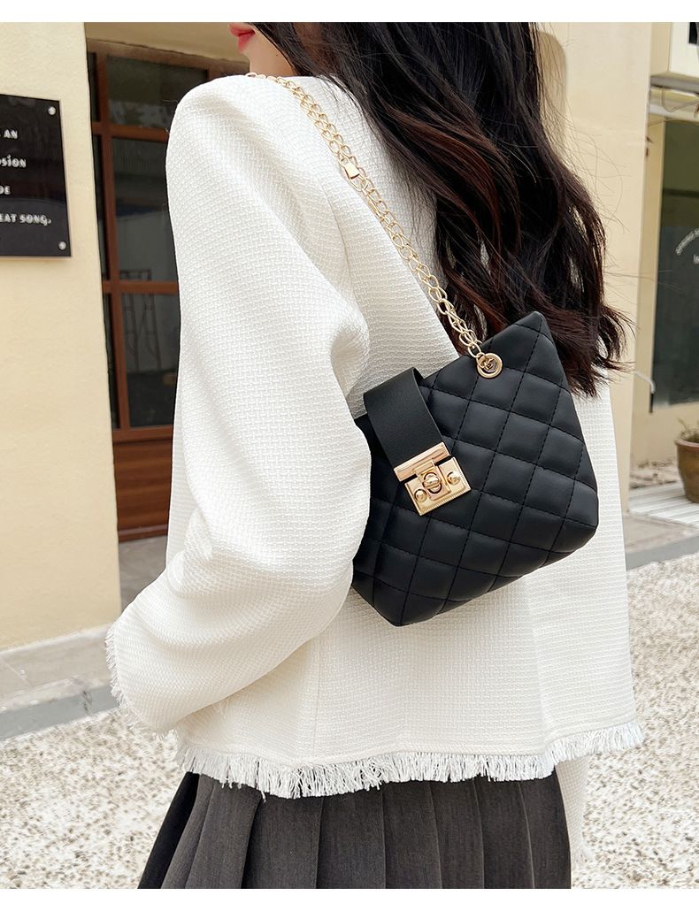 Large capacity bag Women's bag embroidered printed Tote handbags