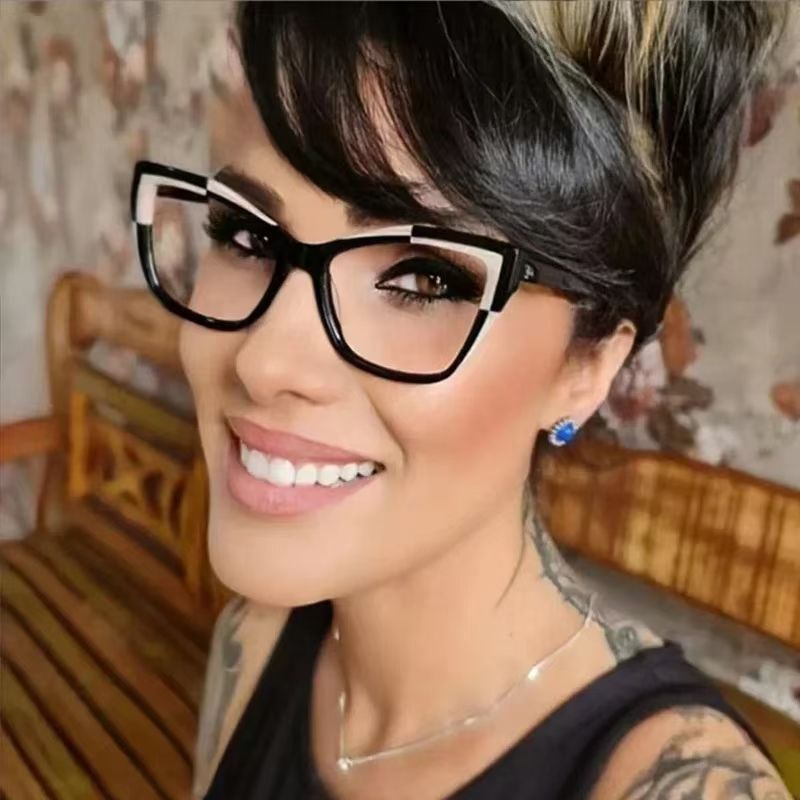 New Lightweight Cat Eye Frame Color Changing Glasses Anti Blue Light Photochromic Flat Mirror Women Brand Eyewear Frames