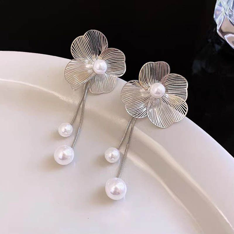 Silver Needle Fashion Earrings Long Fringe Pearl Hollow Big Flower Long Dangle Exaggerated Bohemian Earrings Women