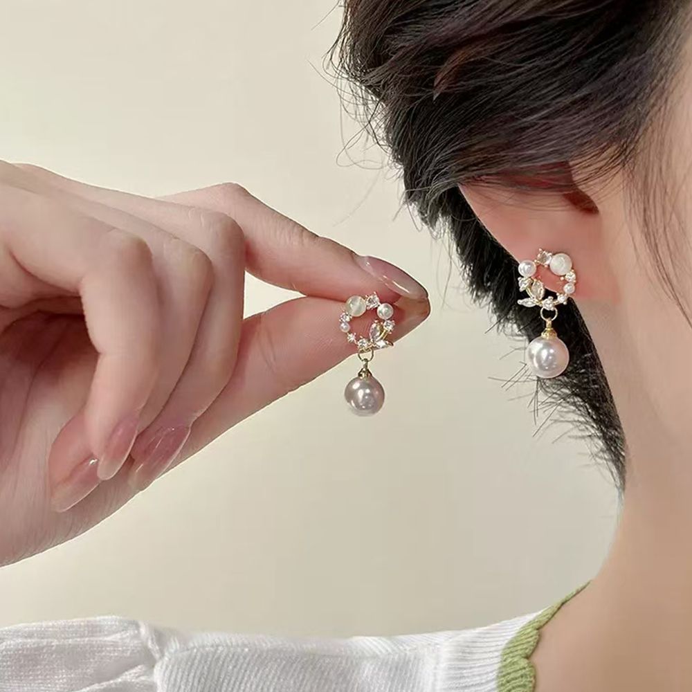 New flower wreath pearl earrings with female personality, niche design, summer earring temperament, fully matched earrings