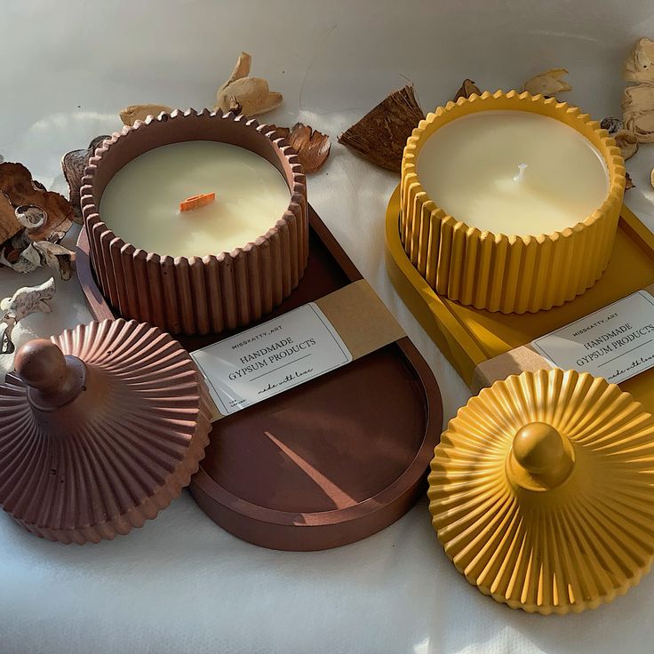 NEW STOCK !! 3PCS Aromatherapy candles !! [1PC Aromatherapy candle + Multipurpose Reusable display tray +Candle lid as shown. Improve your home decent with our amazing candles.