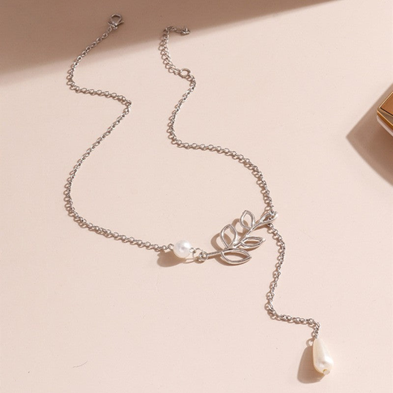 Hot Selling Metal Leaf Shape Jewelry Versatile Pearl Tassel Short Clavicle Necklace