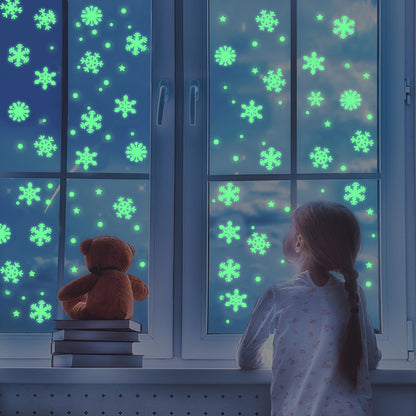Home Decor Luminous Snowflake Wall Stickers Glow In The Dark Decal for Kids Baby Rooms Bedroom Home Decoration