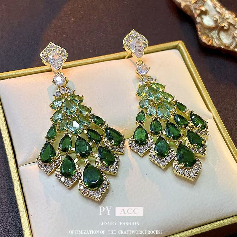 European and American fashion, high-end, light luxury feeling, silver needle inlaid with diamonds, water droplet earrings, exaggerated and atmospheric temperament, earrings pendant, earrings