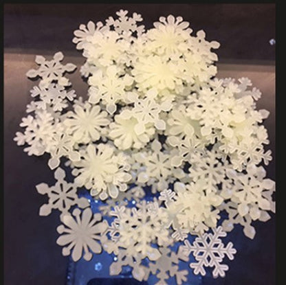 Home Decor Luminous Snowflake Wall Stickers Glow In The Dark Decal for Kids Baby Rooms Bedroom Home Decoration